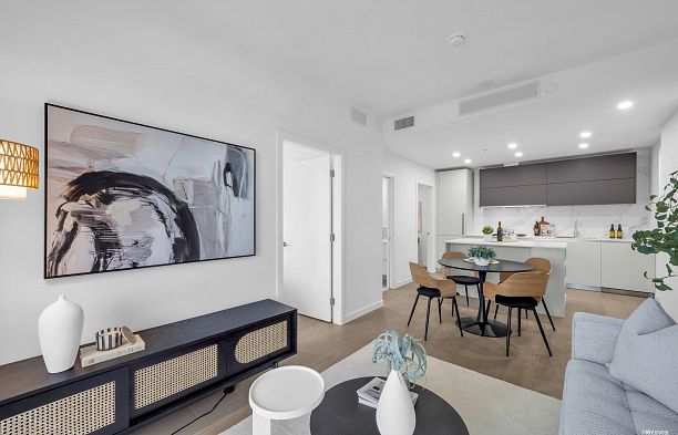 408 8415 Granville Street S.W. Marine