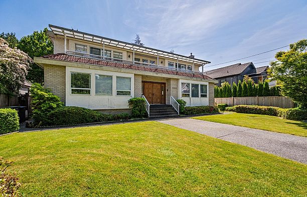 3662 W 49th Avenue Southlands