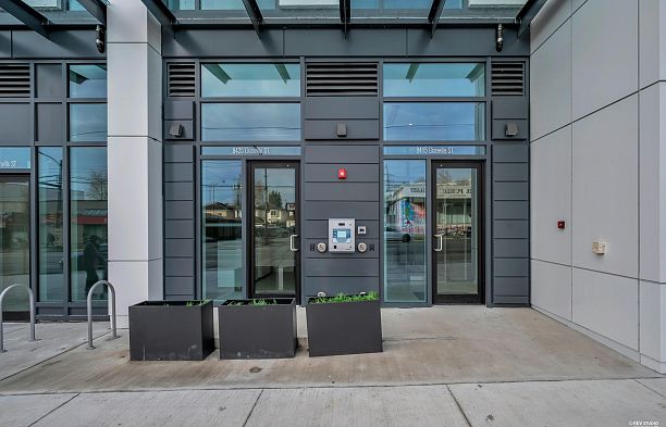 305 8415 Granville Street S.W. Marine