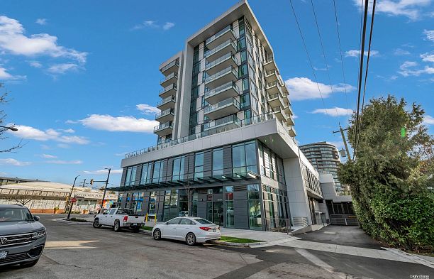 305 8415 Granville Street S.W. Marine