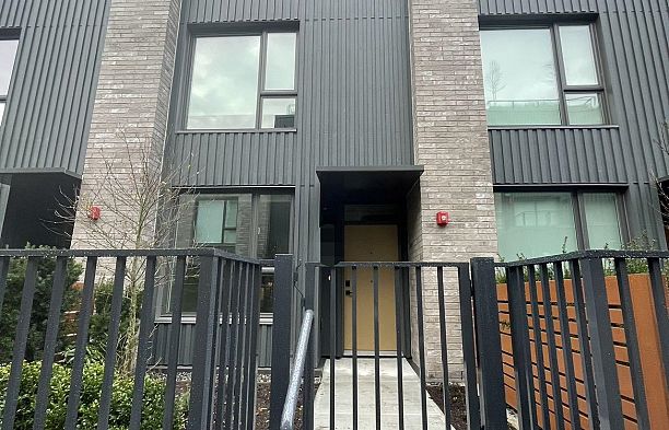 134 765 W 49th Avenue Oakridge VW