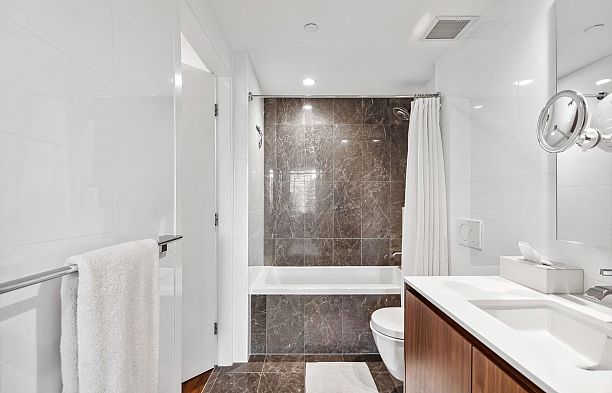 405 389 W 59th Avenue South Cambie