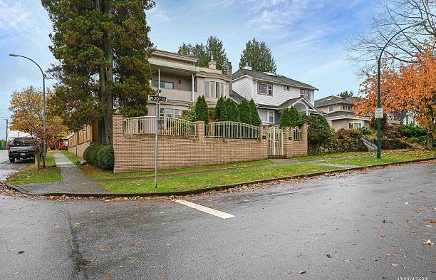 2908 W 30th Avenue MacKenzie Heights