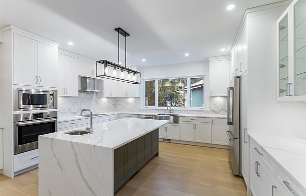 4085 SW Marine Drive Southlands