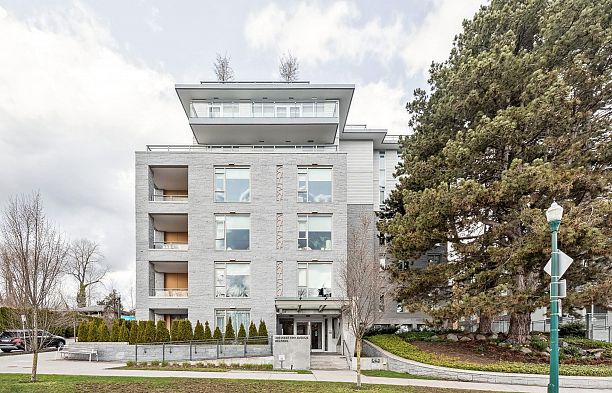 405 389 W 59th Avenue South Cambie