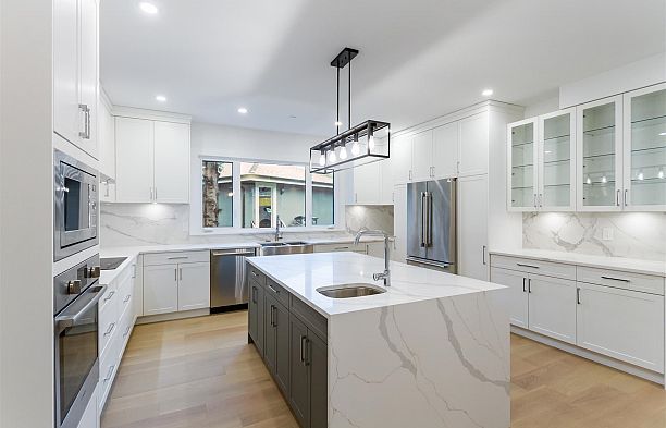 4085 SW Marine Drive Southlands