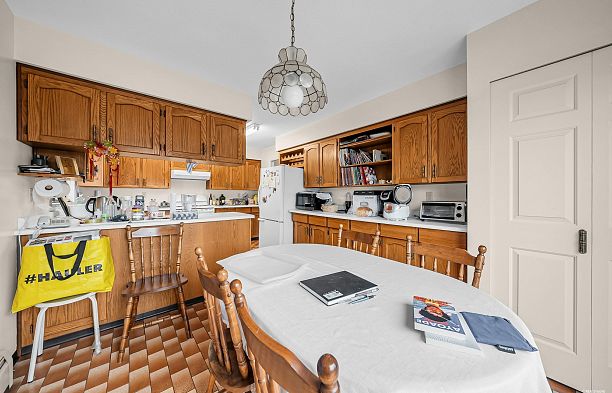 2843 W 22nd Avenue Arbutus