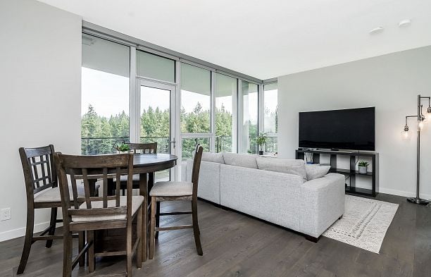 1705 3487 Binning Road University VW