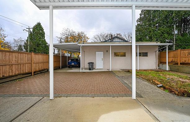 2908 W 30th Avenue MacKenzie Heights