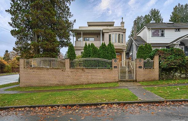 2908 W 30th Avenue MacKenzie Heights