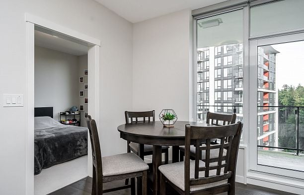 1705 3487 Binning Road University VW