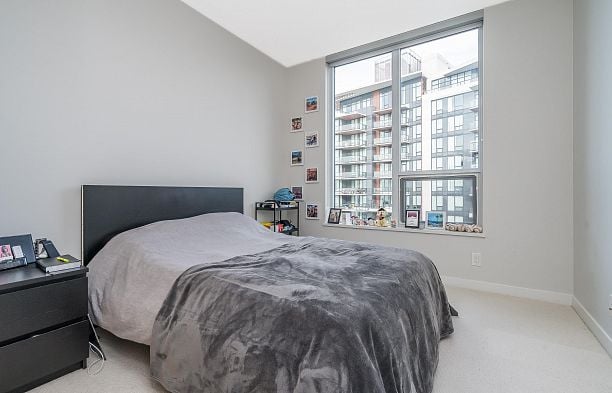 1705 3487 Binning Road University VW