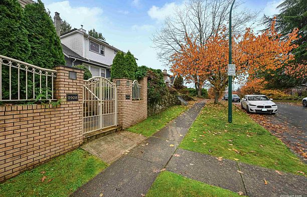 2908 W 30th Avenue MacKenzie Heights