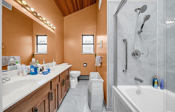 2843 W 22nd Avenue Arbutus