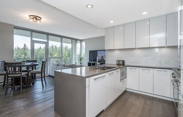 1705 3487 Binning Road University VW