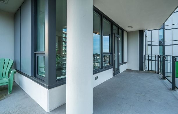 1705 3487 Binning Road University VW