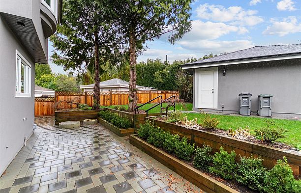 4085 SW Marine Drive Southlands