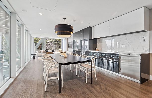 405 389 W 59th Avenue South Cambie