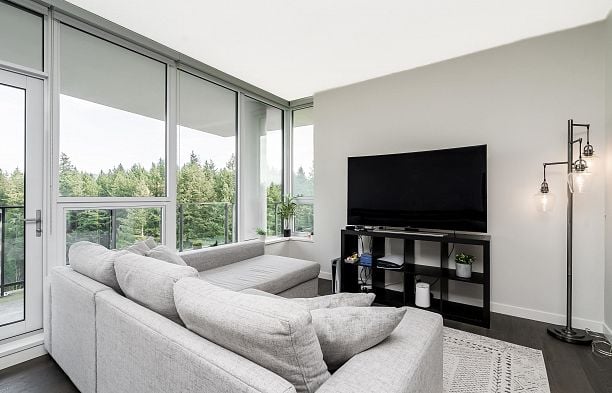 1705 3487 Binning Road University VW