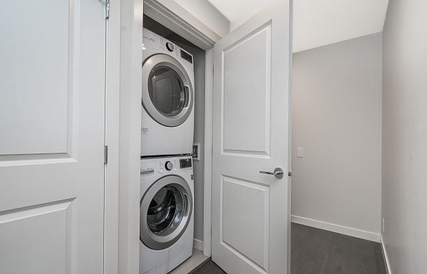 1705 3487 Binning Road University VW