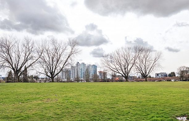 405 389 W 59th Avenue South Cambie