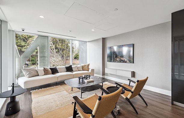 405 389 W 59th Avenue South Cambie