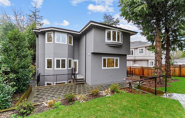 4085 SW Marine Drive Southlands