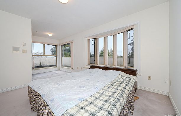 2908 W 30th Avenue MacKenzie Heights