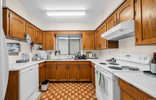 2843 W 22nd Avenue Arbutus