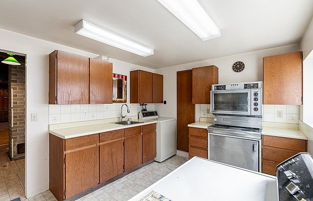 5240 East Boulevard Quilchena