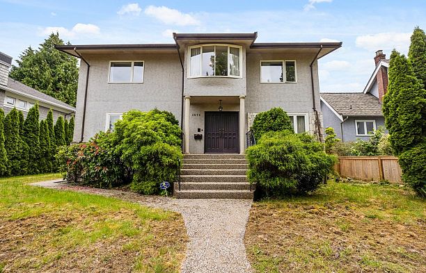 2676 W 33rd Avenue MacKenzie Heights