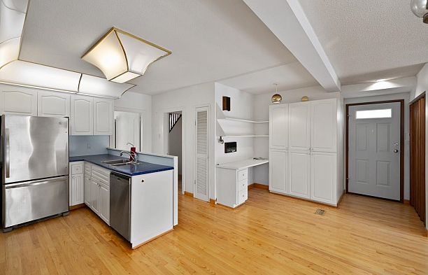 2676 W 33rd Avenue MacKenzie Heights