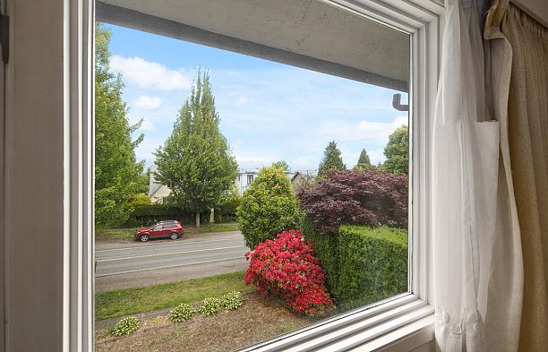 2676 W 33rd Avenue MacKenzie Heights