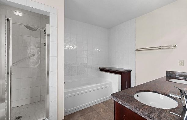 2676 W 33rd Avenue MacKenzie Heights