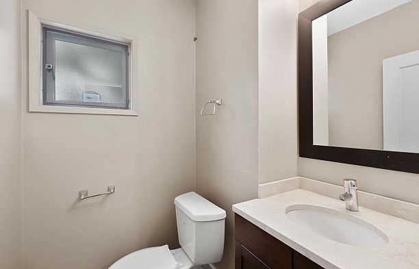 2676 W 33rd Avenue MacKenzie Heights