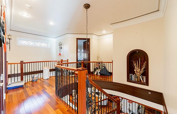 2502 W 36th Avenue MacKenzie Heights