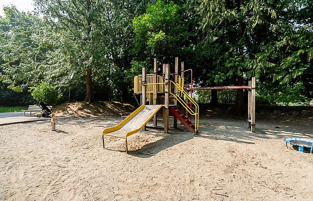 511 2101 Mcmullen Avenue Quilchena