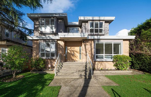 3565 W 29th Avenue Dunbar