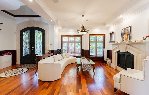 2502 W 36th Avenue MacKenzie Heights