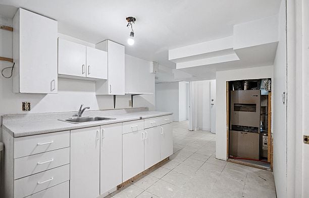 4470 Osler Street Shaughnessy