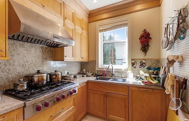 4239 Pine Crescent Shaughnessy