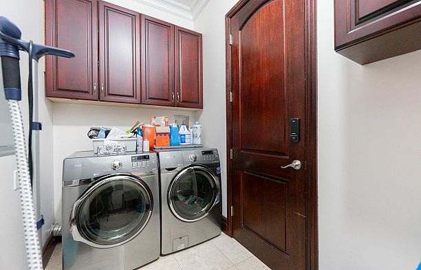 2502 W 36th Avenue MacKenzie Heights