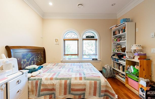 2502 W 36th Avenue MacKenzie Heights