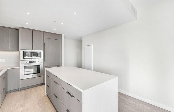 802 6138 Birney Avenue University VW