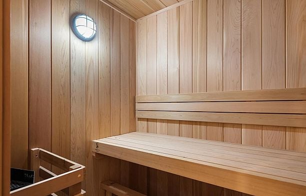 1 2128 W 21st Avenue Arbutus