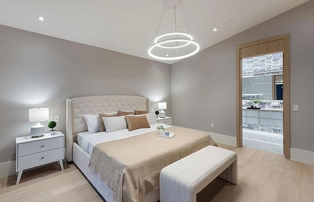 1 2128 W 21st Avenue Arbutus