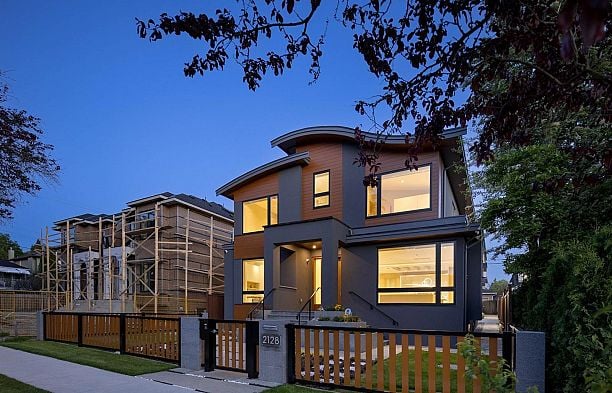 1 2128 W 21st Avenue Arbutus