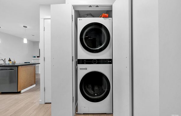 1001 989 Richards Street Downtown VW