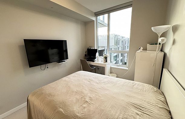 501 3487 Binning Road University VW