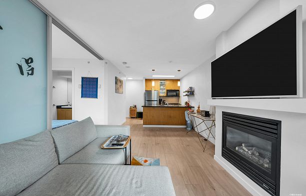 1001 989 Richards Street Downtown VW